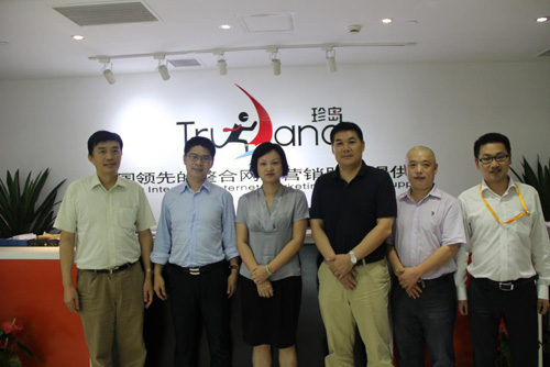 虹口區(qū)人大副主任兼區(qū)科委主席謝榕榕蒞臨珍島營(yíng)銷考察調(diào)研