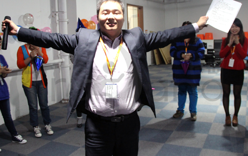 展開雙臂擁抱愛