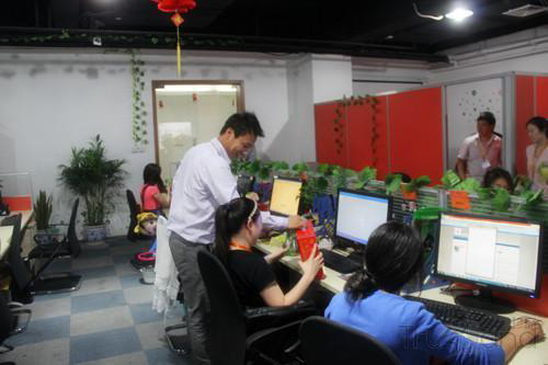 Lance老大親自發(fā)粽子