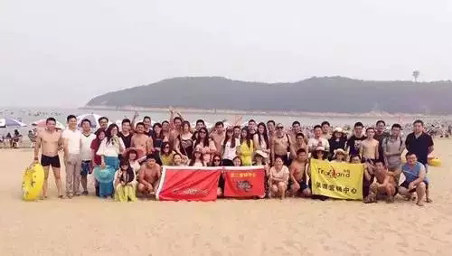 珍島集團中小體系達(dá)標(biāo)人員合影