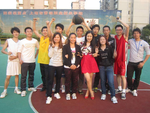 雪狼隊合影留念